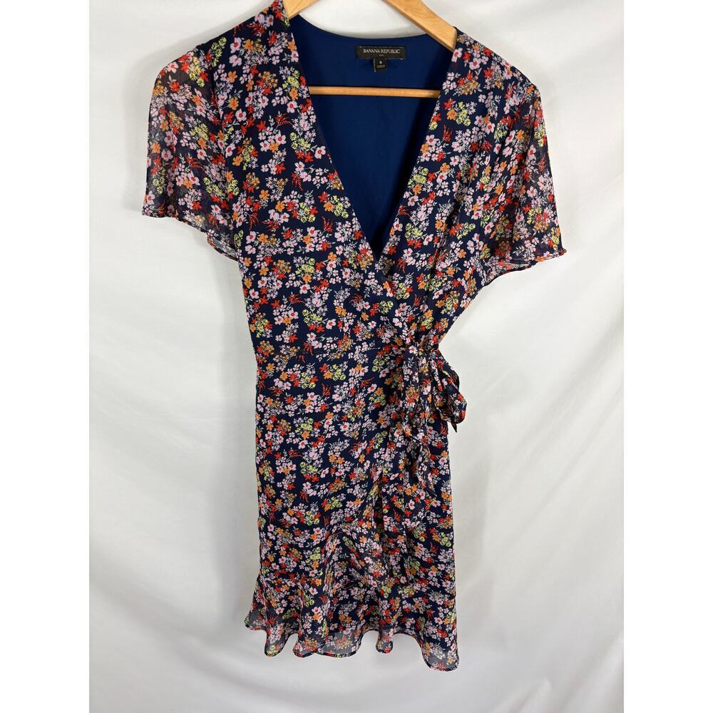 Banana Republic Short Sleeve True Wrap Dress Floral Size 8
